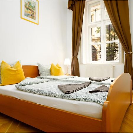 Emerald Suite With Free Parking Budapest Kültér fotó
