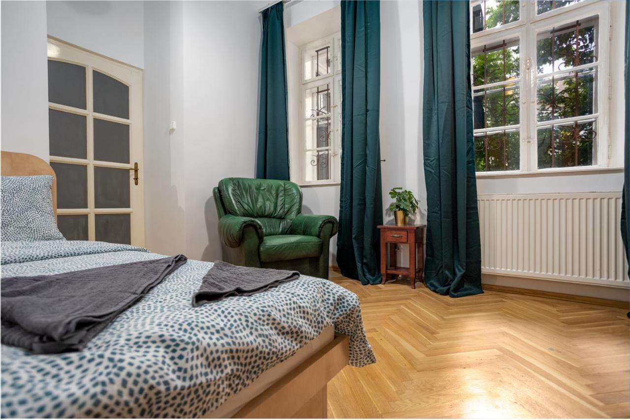 Emerald Suite With Free Parking Budapest Kültér fotó