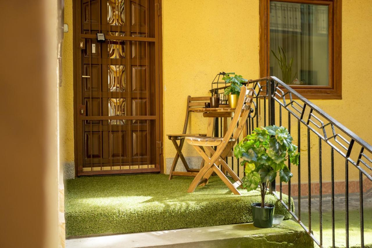 Emerald Suite With Free Parking Budapest Kültér fotó