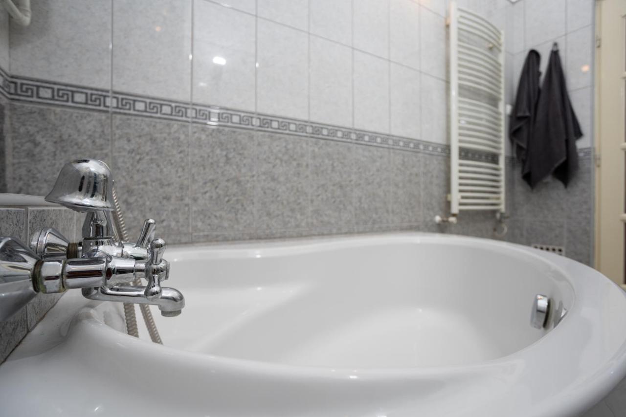 Emerald Suite With Free Parking Budapest Kültér fotó