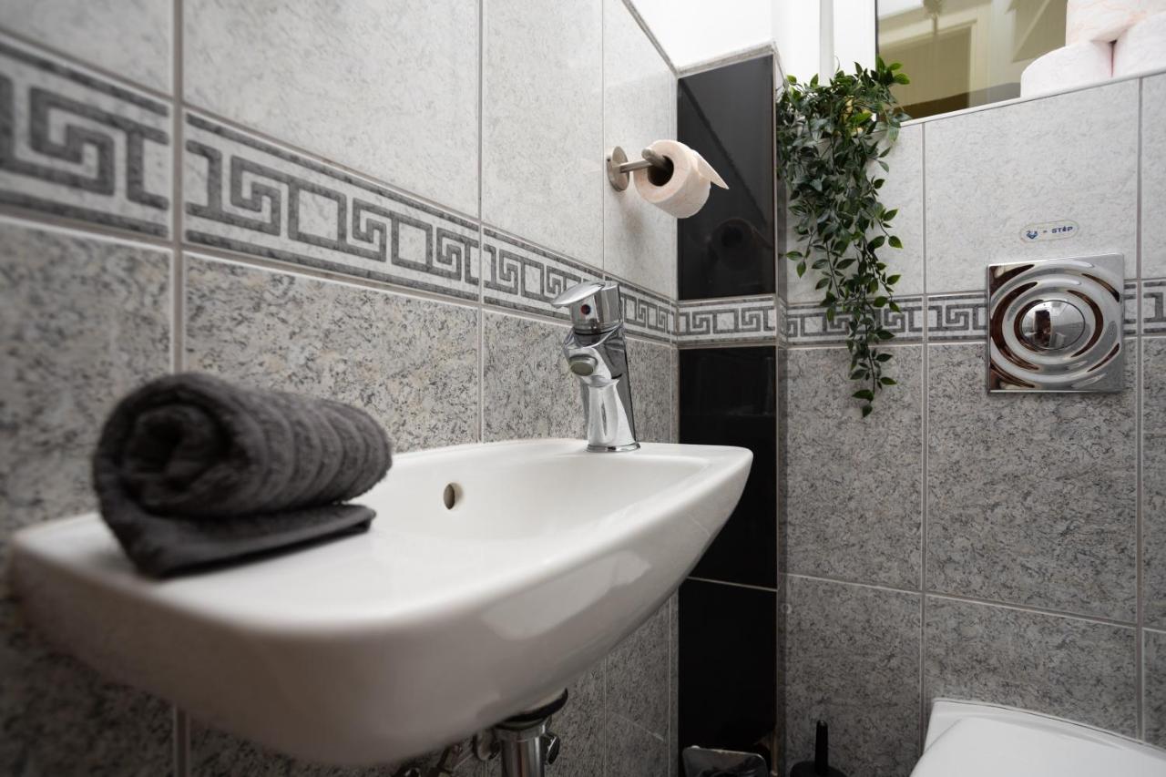 Emerald Suite With Free Parking Budapest Kültér fotó
