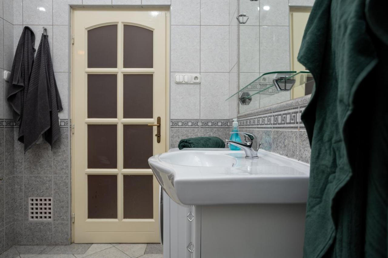 Emerald Suite With Free Parking Budapest Kültér fotó