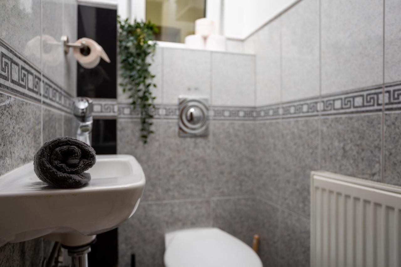 Emerald Suite With Free Parking Budapest Kültér fotó