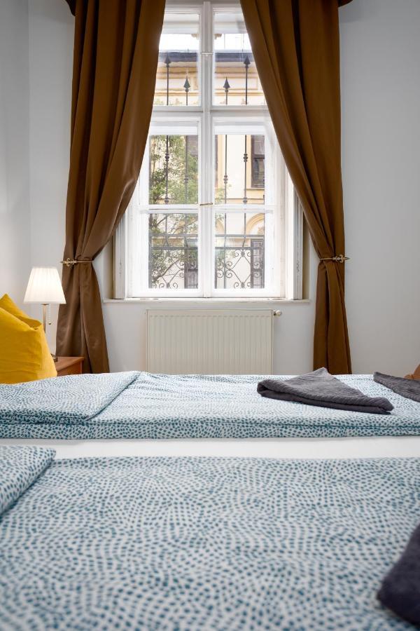 Emerald Suite With Free Parking Budapest Kültér fotó